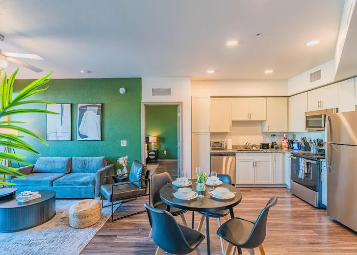 Apartment Westgate & Stadium With Balconypoolgymparkingwd Glendale