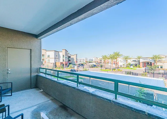 Westgate & Stadium With Balconypoolgymparkingwd Apartment