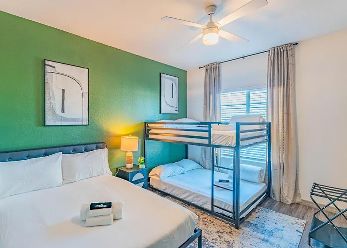 Apartment Westgate & Stadium With Balconypoolgymparkingwd *